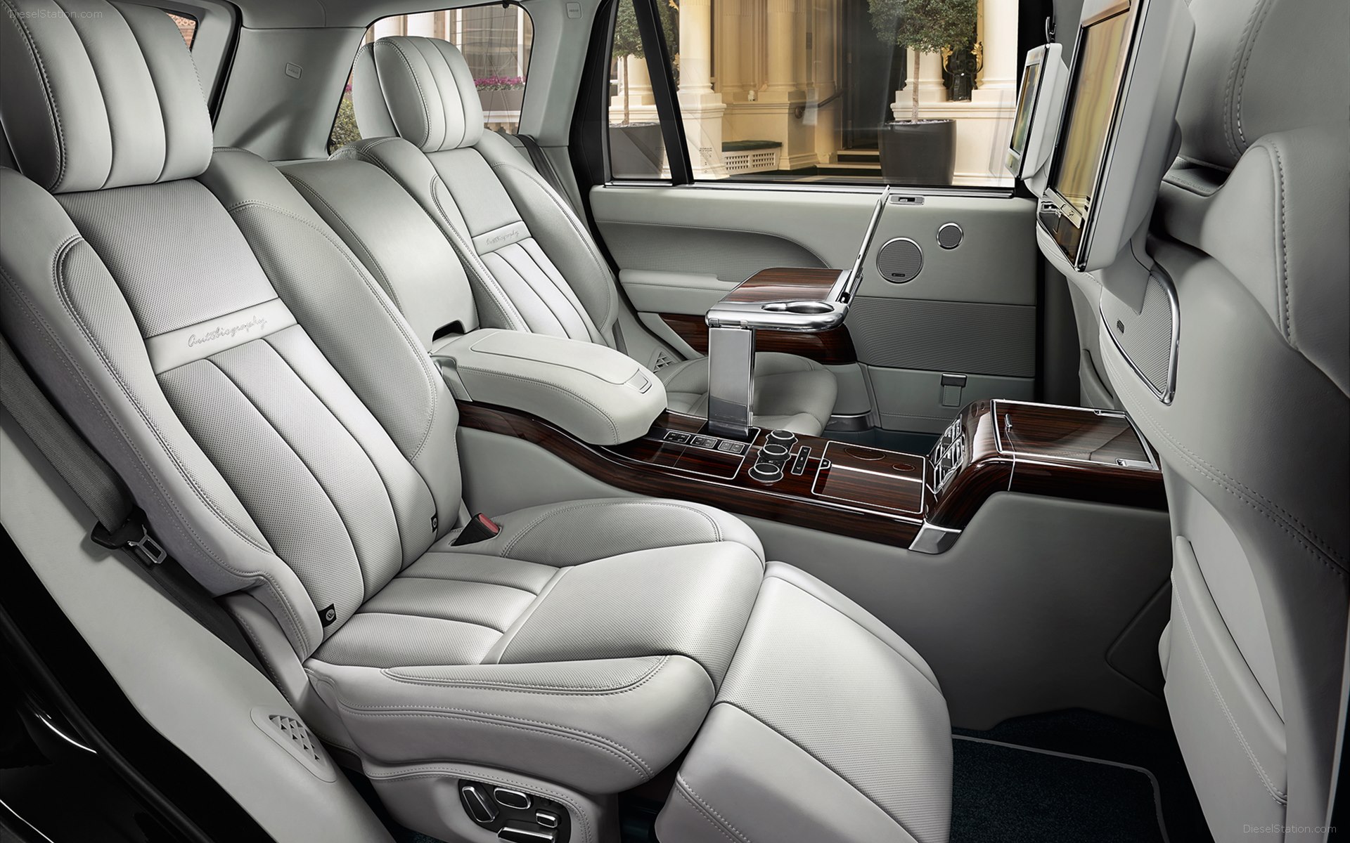 Land Rover Range Rover SV Autobiography 2016 Land Rover Range Rover SV Autobiography 2016